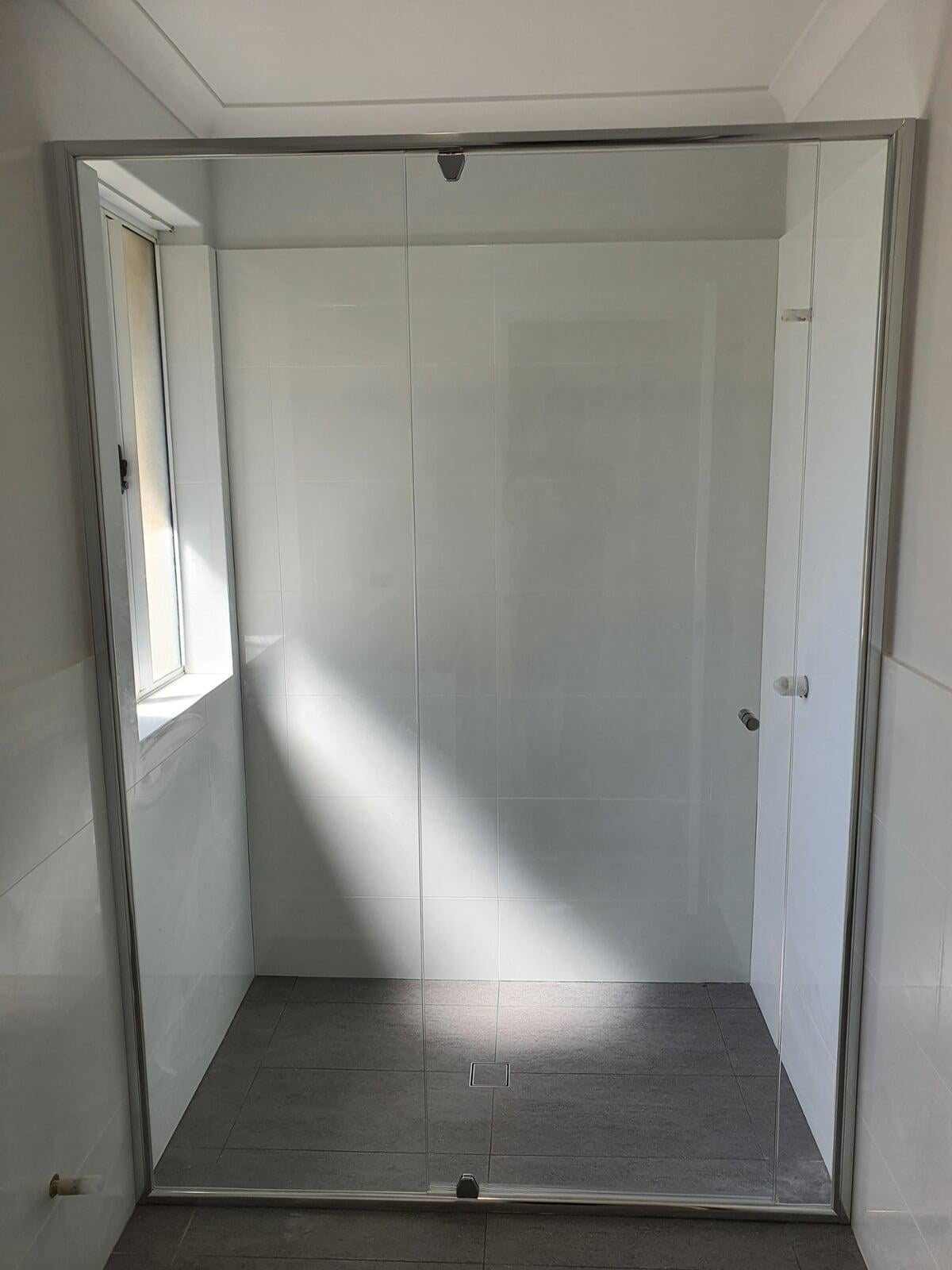 SemiFrameless Shower Screens Glass100